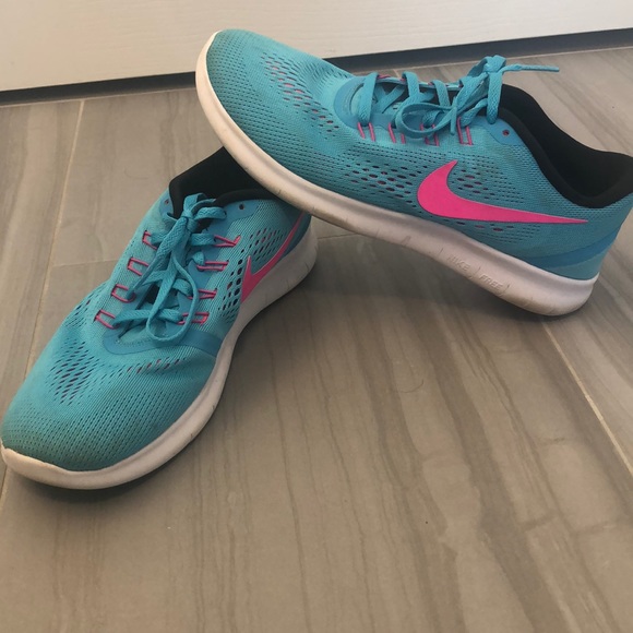 Nike Women’s Sneakers - Picture 1 of 12